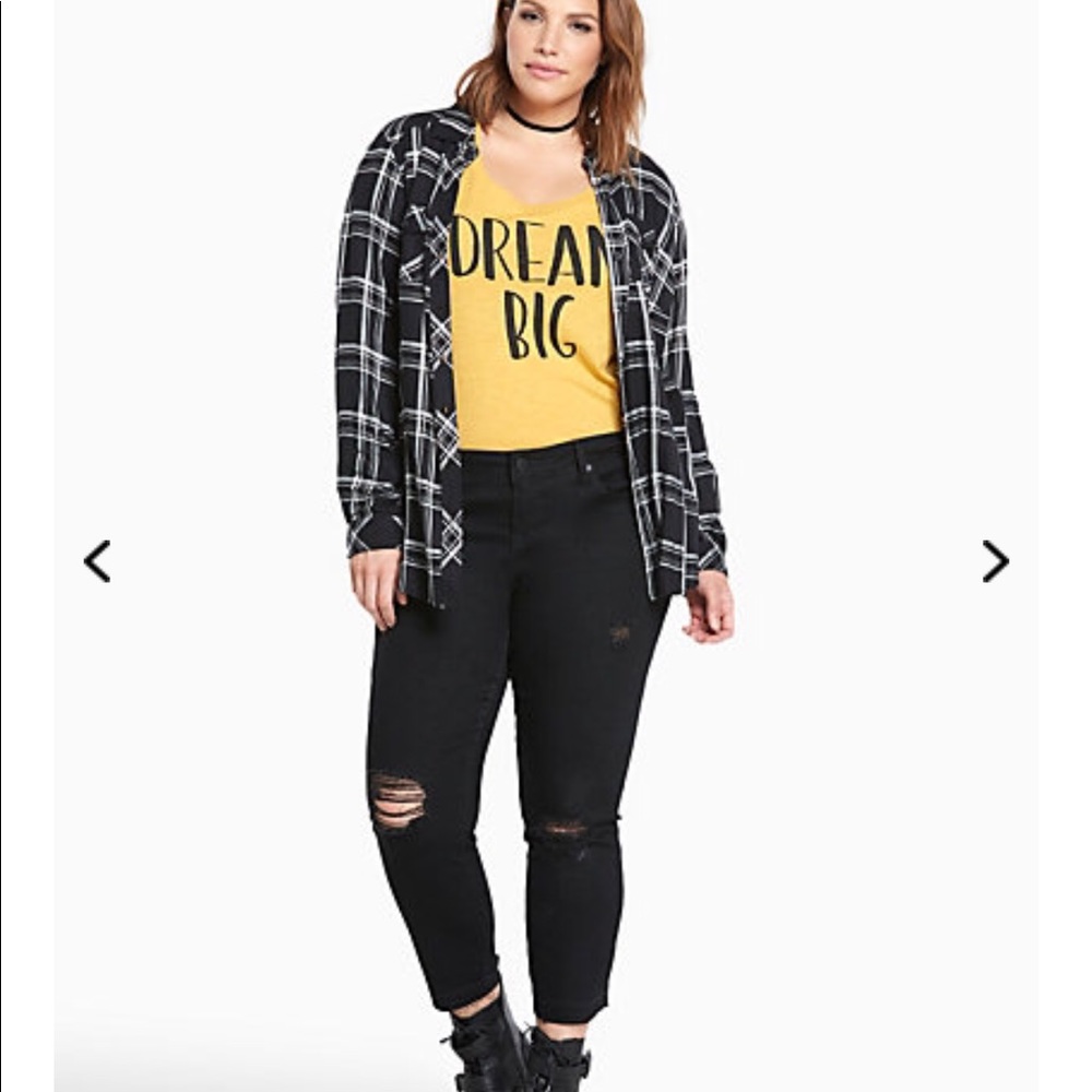NWT Torrid 'Dream Big' Scoop Tee. Size 0 / L / 12