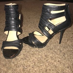 Gwen Stefani black heels