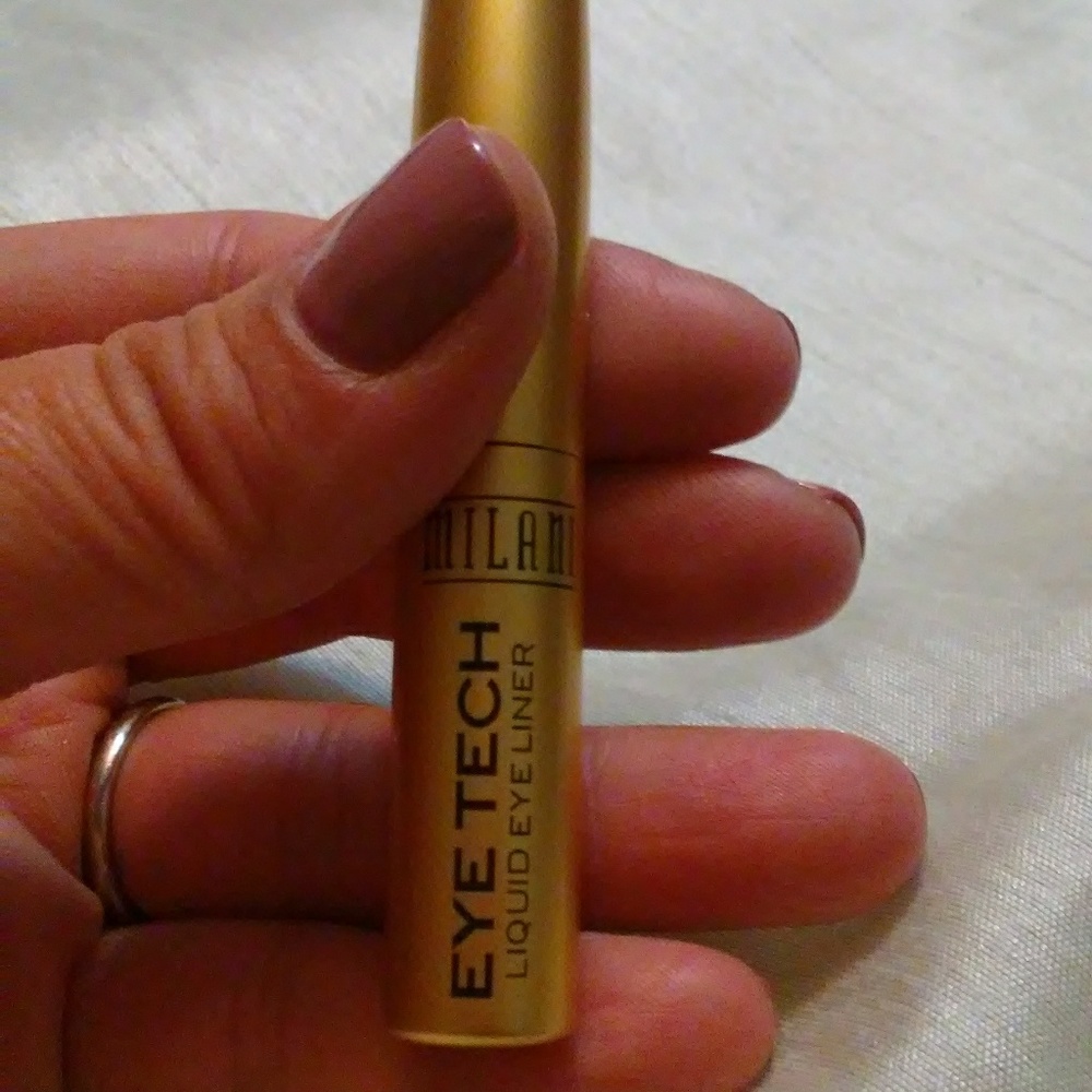 Liquid Eye Liner