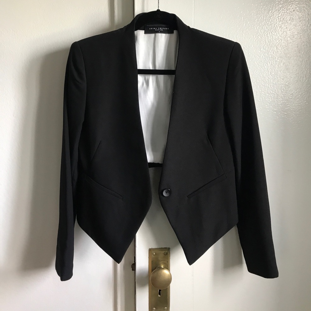 Cropped short-in-back blazer