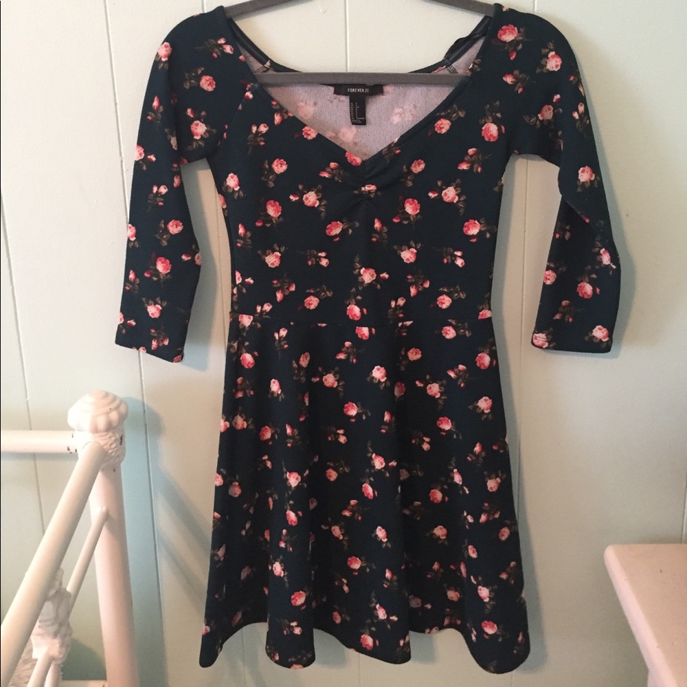 DARK GREEN FLORAL PRINT MID SLEEVE DRESS