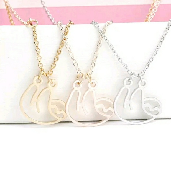 🍭5/$25 Sloth Necklace - Picture 2 of 3