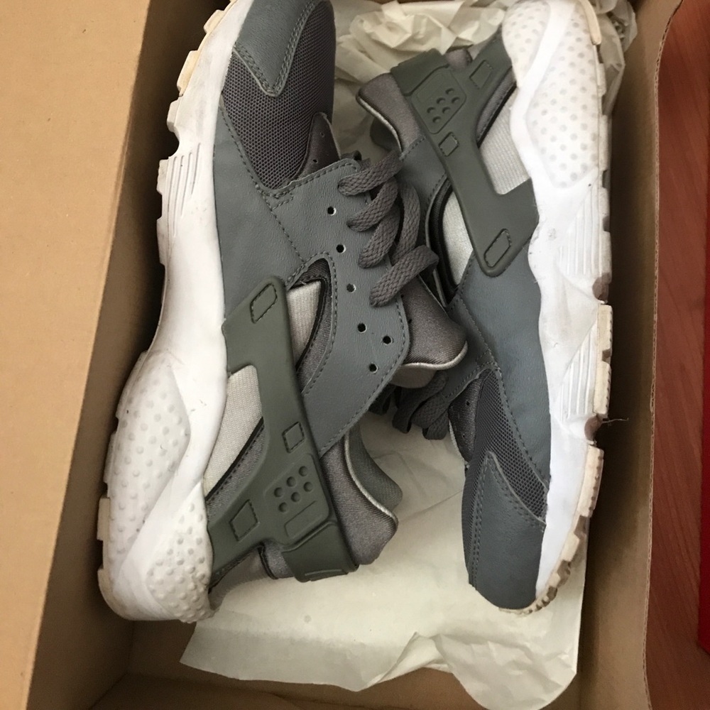 Grey huaraches