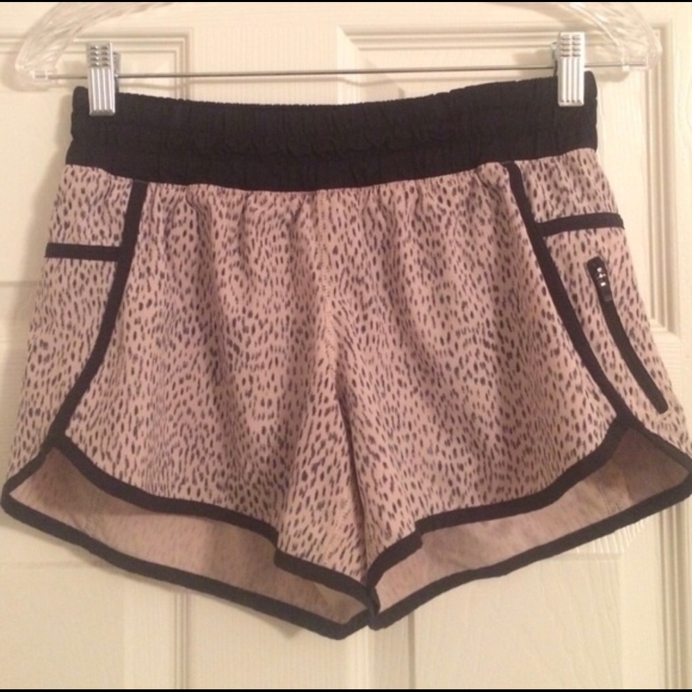 Lululemon tracker short