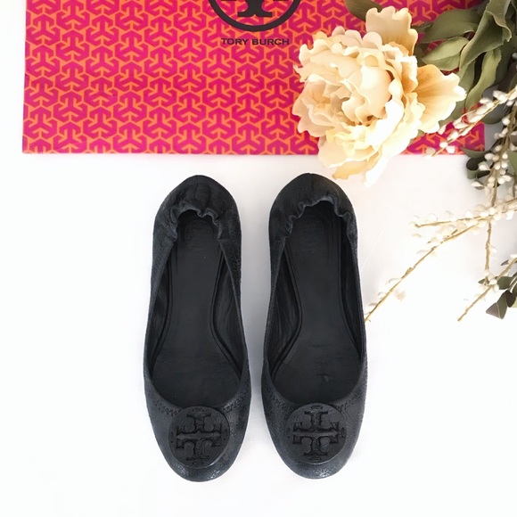 Tory Burch ‘Reva’ Tumbled Leather Ballet Flat - Picture 1 of 8