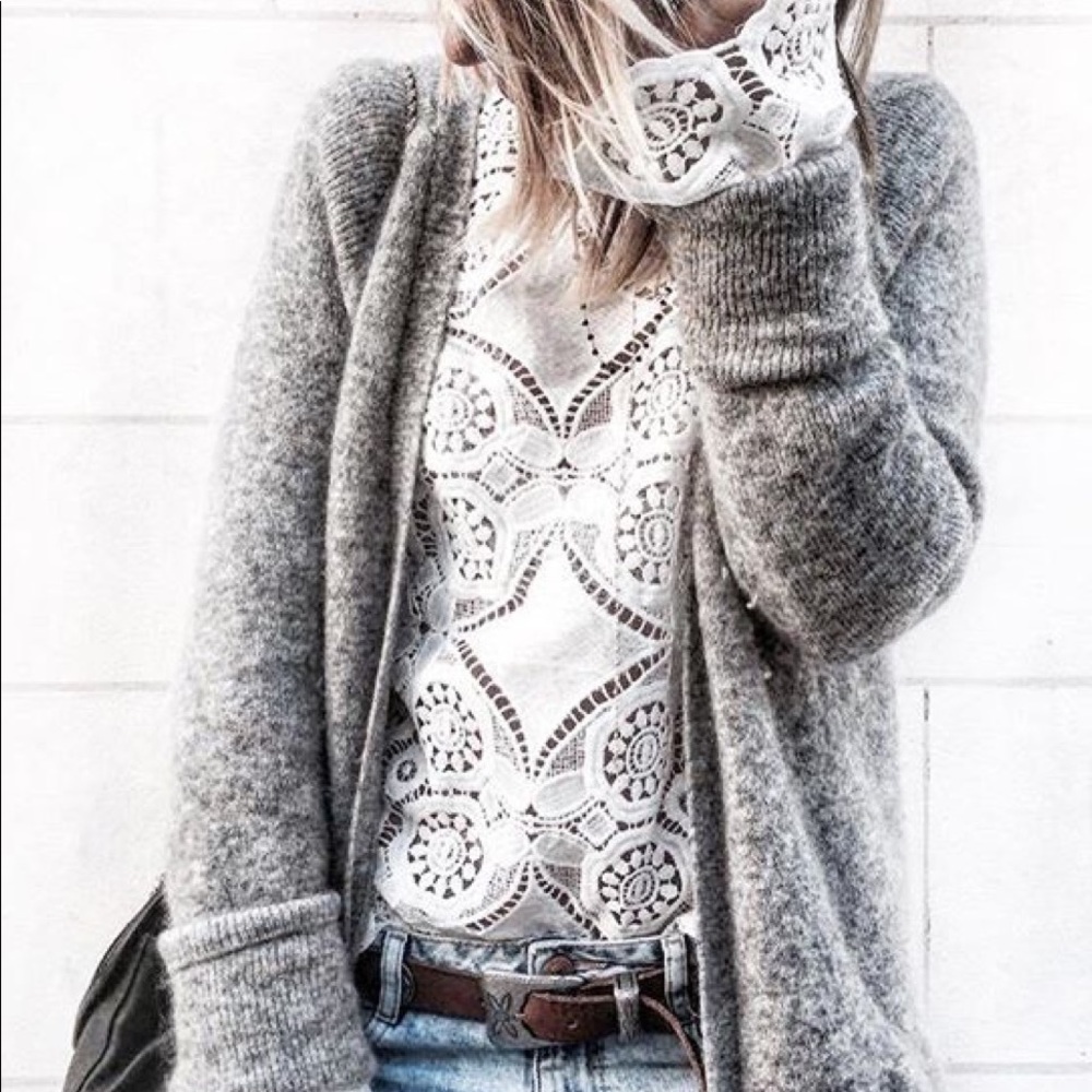 Stunning White Lace Top - Picture 5 of 6