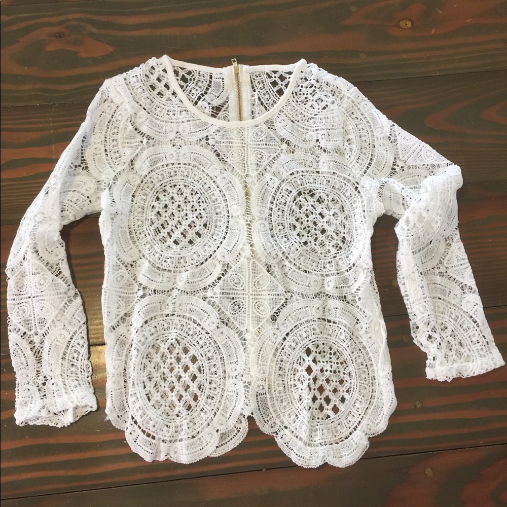 Stunning White Lace Top - Picture 3 of 6