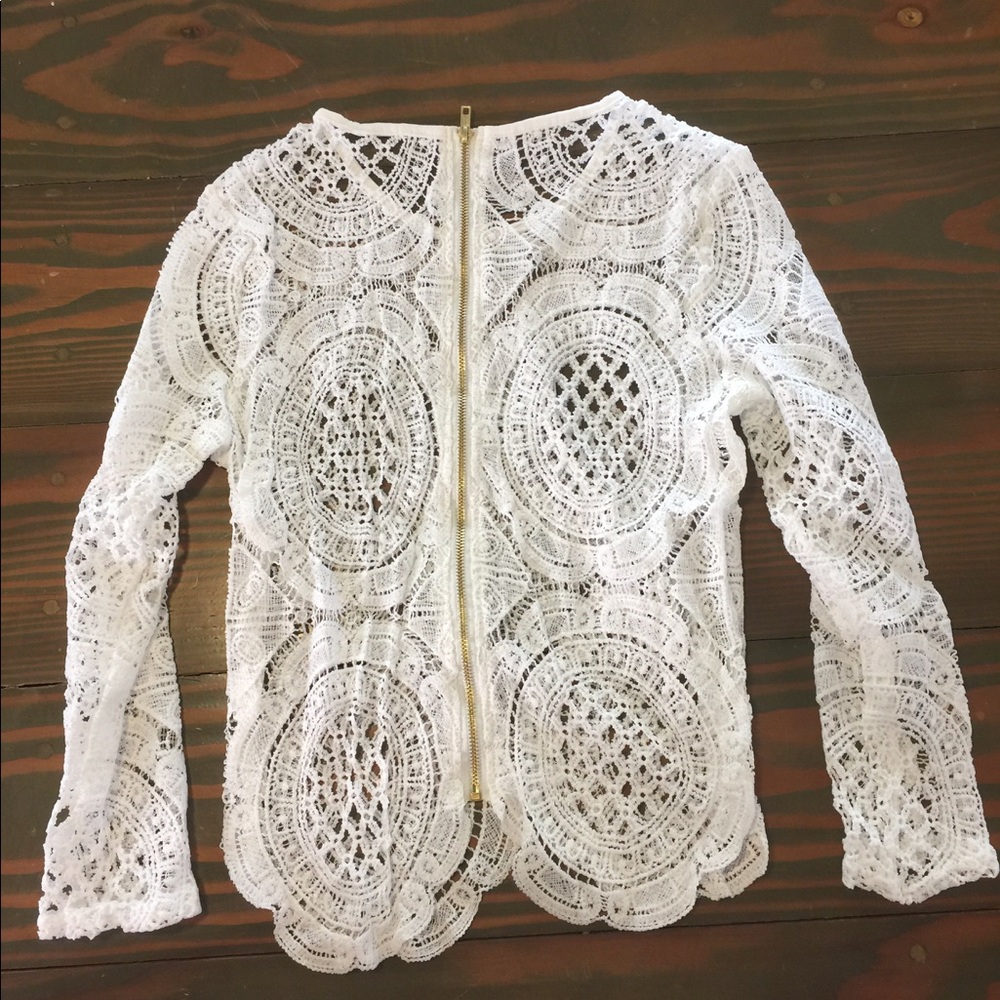 Stunning White Lace Top - Picture 4 of 6