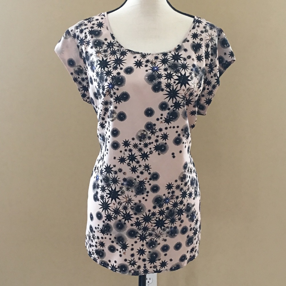 The Limited Cap Sleeve Blouse in Size XL