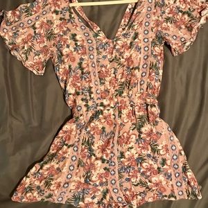 Super cute O'Neill Romper