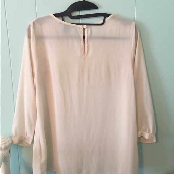 SUPER CUTE CREAM LACE EMBELLISHED MID SLEEVE TOP - Picture 4 of 4