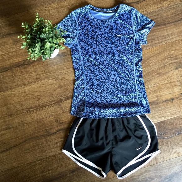 Nike Tops - Nike Dri-Fit blue and black running knit top