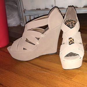 suede/wedge/zipper at heel