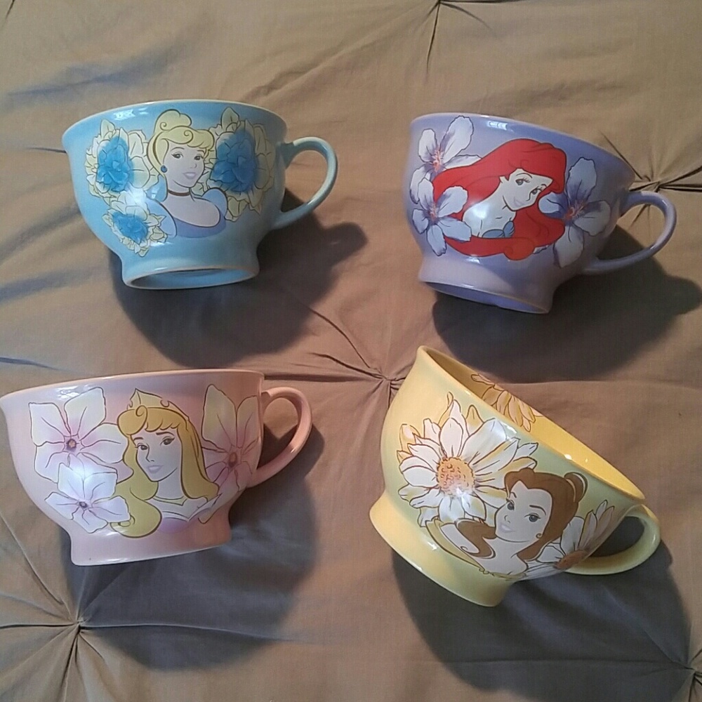 Set of 4 Disney store Princess mugs