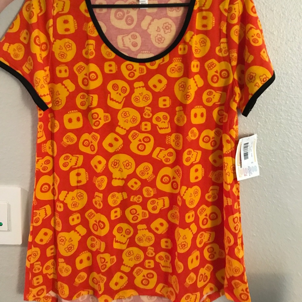LuLaRoe Halloween sugar skull classic tee