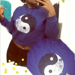 Yin-Yang Sign Cropped Hoodie