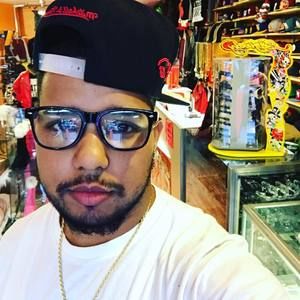 Meet your Posher, Mario seferino