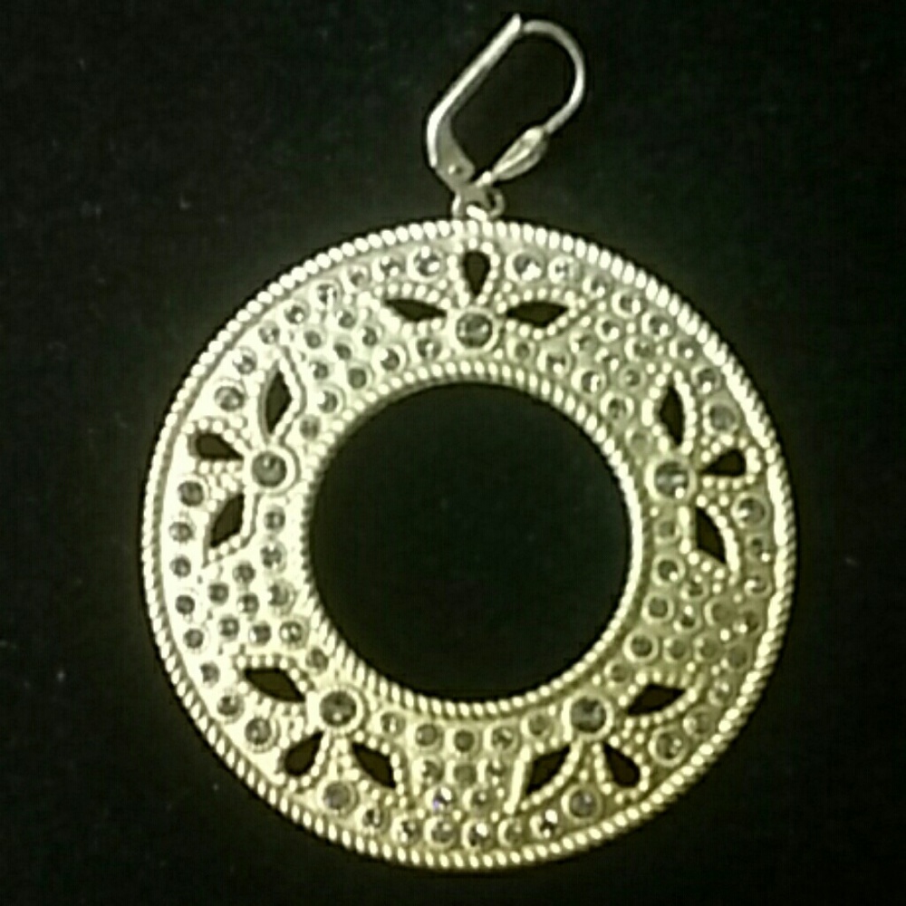 Earings - Picture 3 of 3