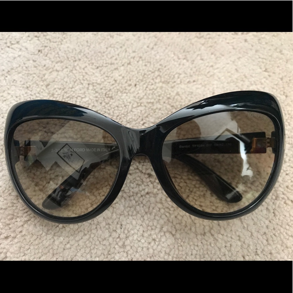 Authentic Tom Ford Oversized Cat Eye Sunglasses