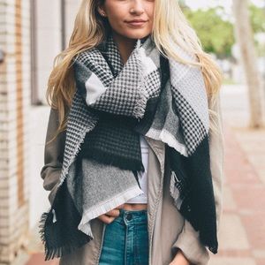 Black/Gray plaid waffle knit blanket scarf