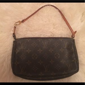 Sale‼️ Authentic Louis Vuitton Pochette