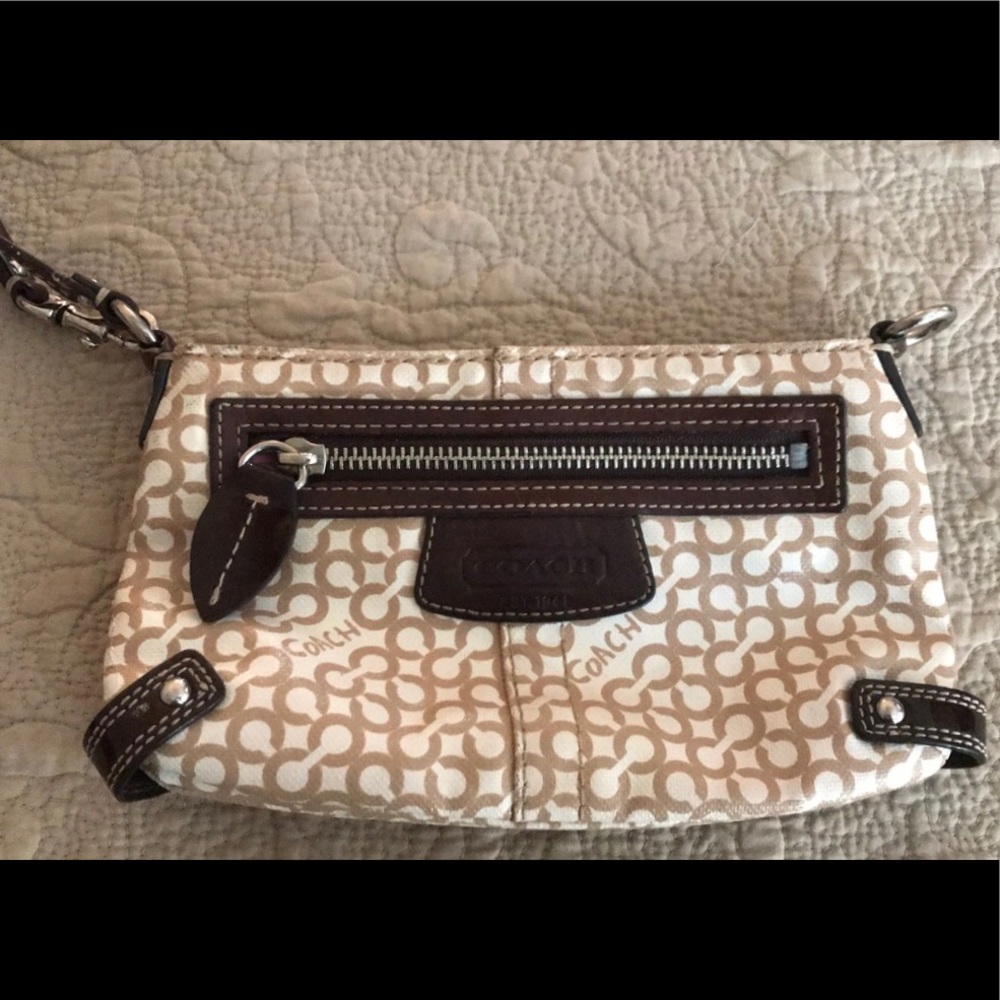 Coach wristlet purse, barely used.