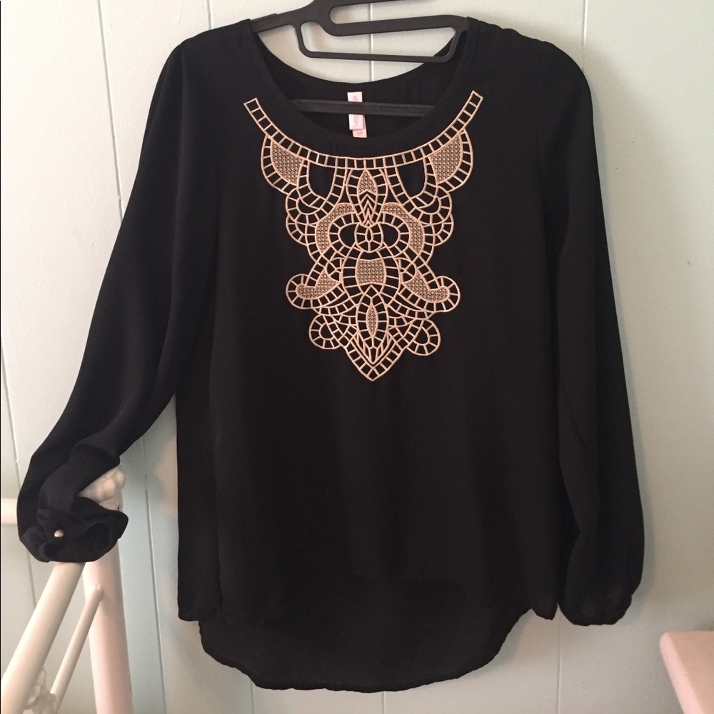 LONG SLEEVE LOOSE BLACK BLOUSE W/ CREAM EMBELLISH