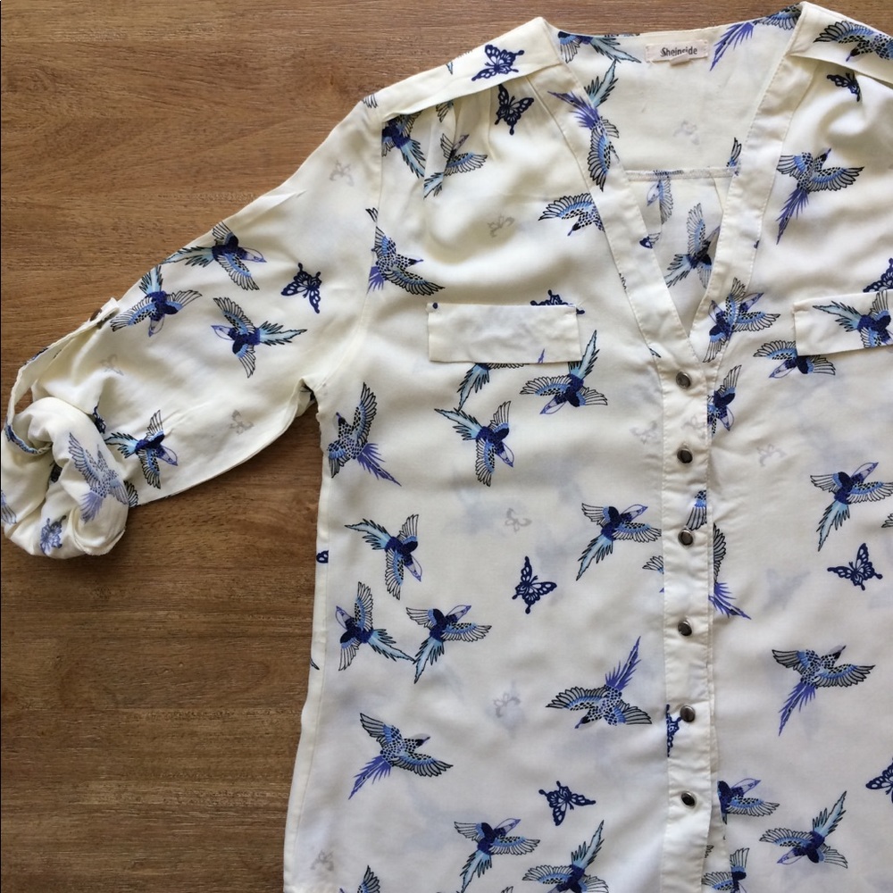 🎉HP🎉 Bird print blouse