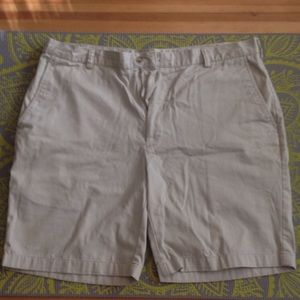 Jos A Bank Men's Khaki Shorts. Size 40