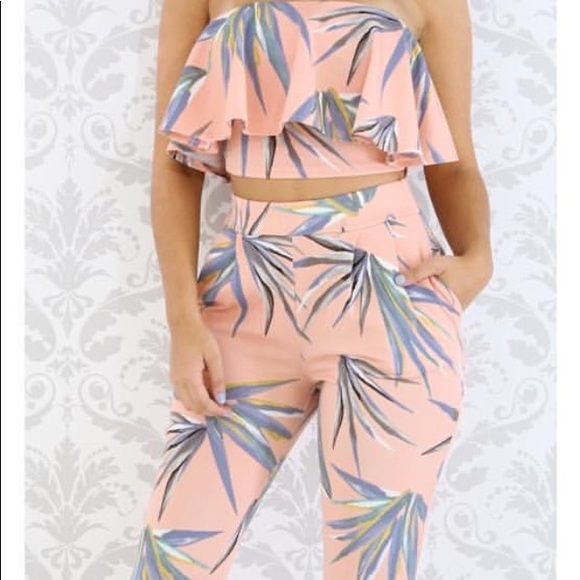 Coral matching floral set - Picture 3 of 4