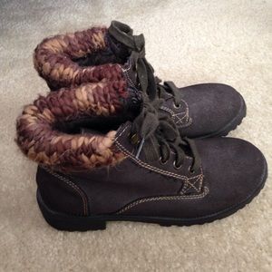 Union Bay ladies lace up boots size 7.5