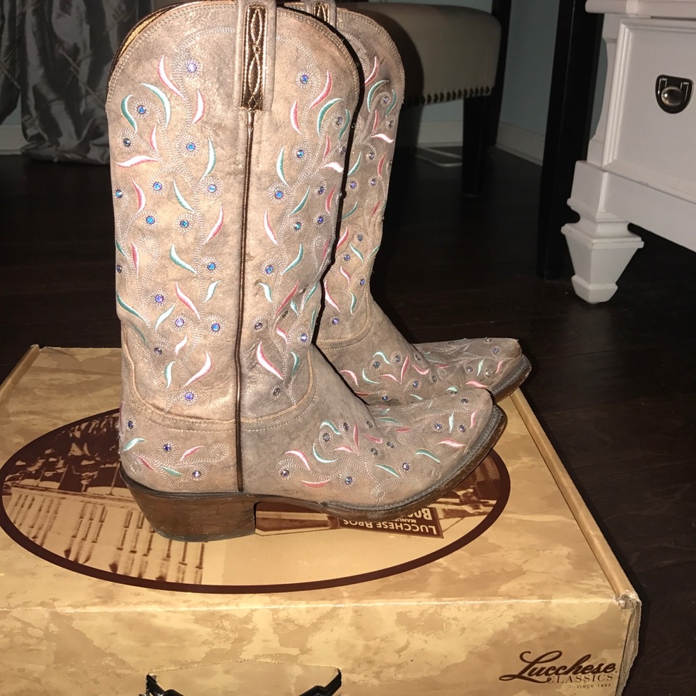 lucchese cowgirl boots