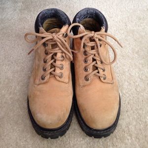 Skechers ladies lace up boots size 7.5