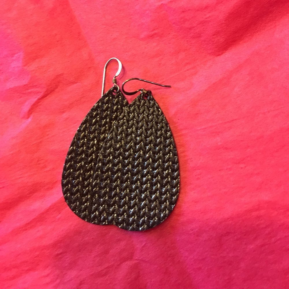 Nickel and suede earrings