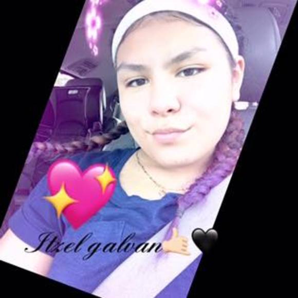 Meet your Posher, Itzel - Picture 1 of 1