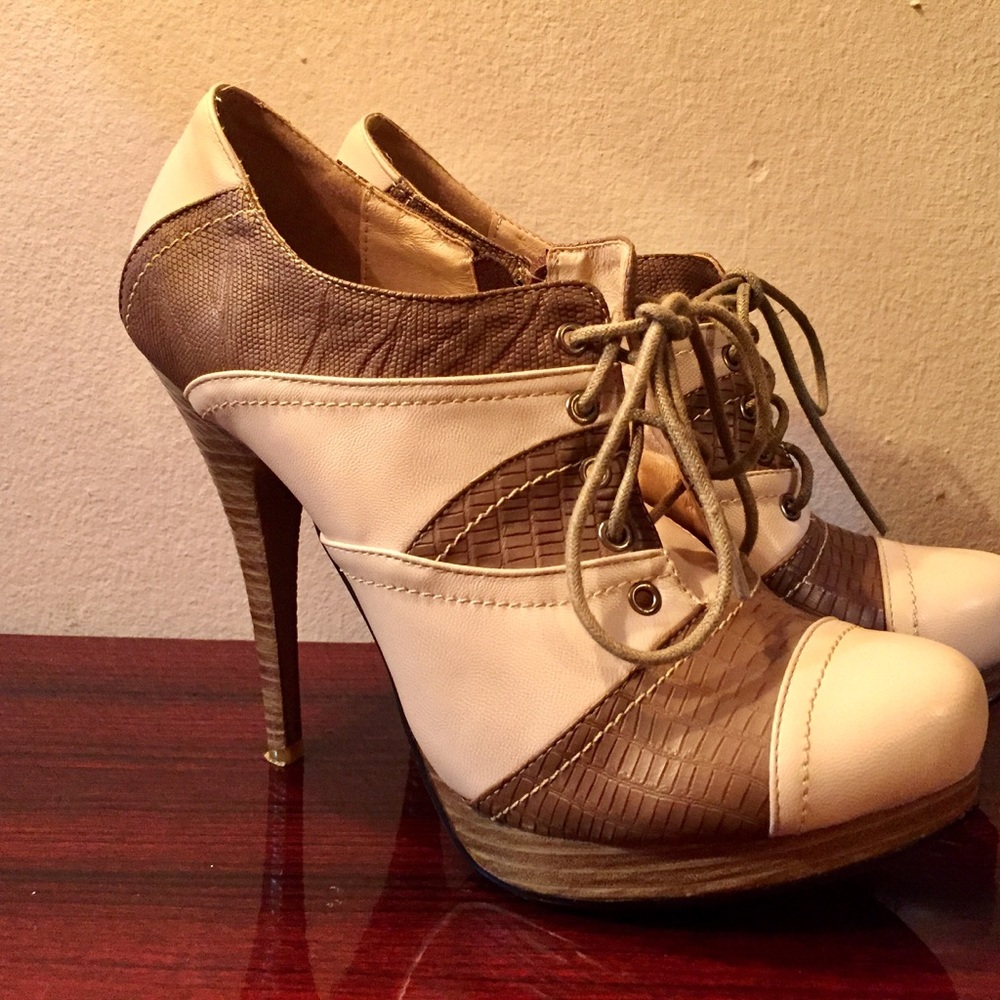 Women's shoes