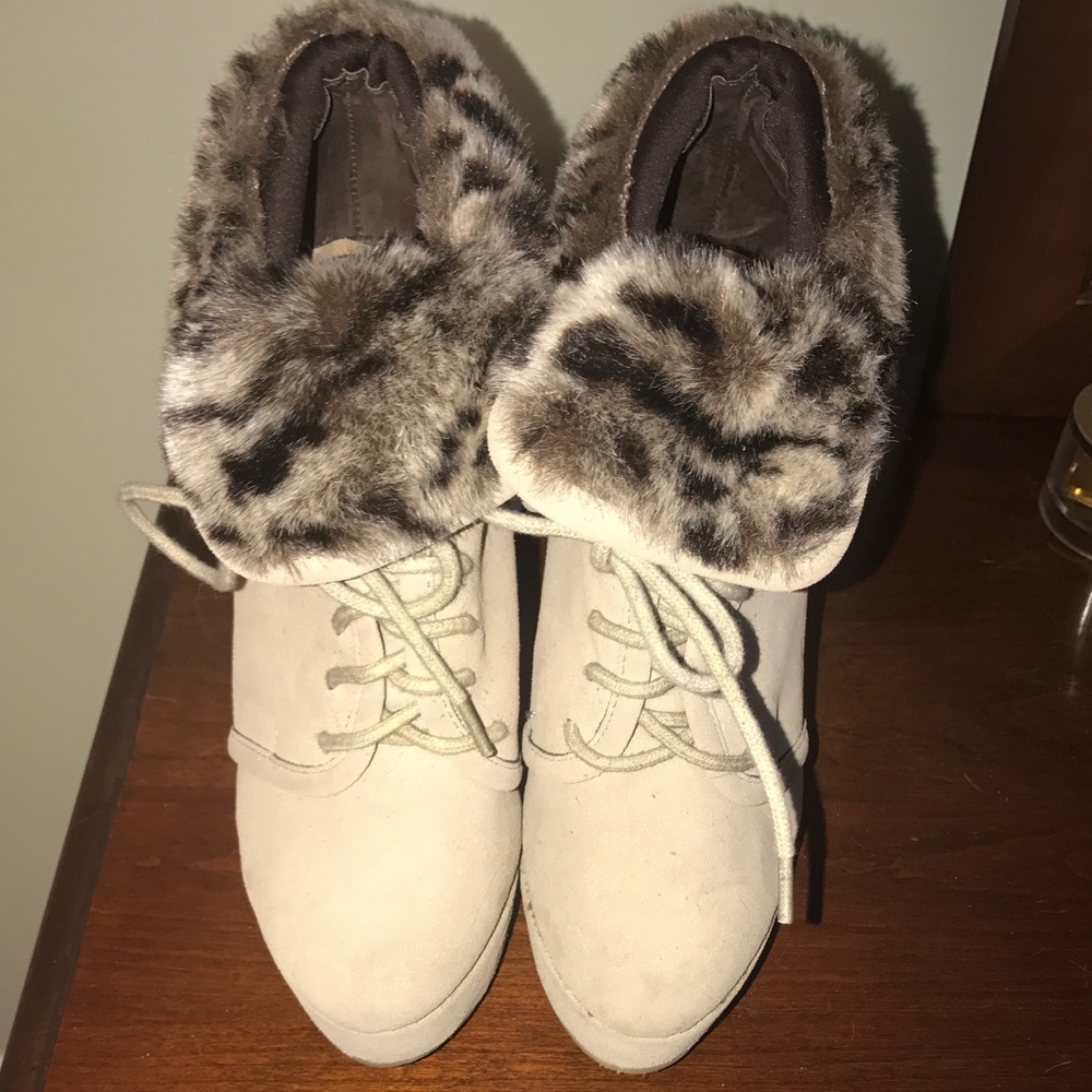 Colin Stuart leopard fur platform boots