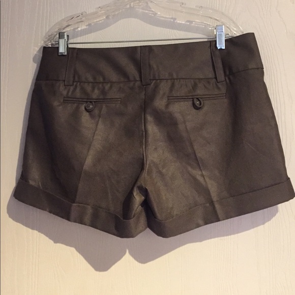 Brownish gray shorts - Picture 2 of 3