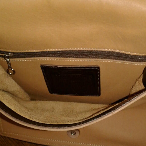 Coach Caramel-colored Leather crossbody handbag - Picture 3 of 5
