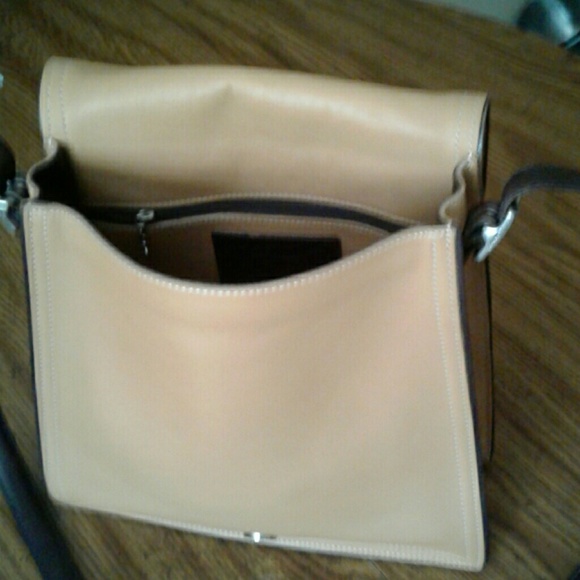 Coach Caramel-colored Leather crossbody handbag - Picture 4 of 5