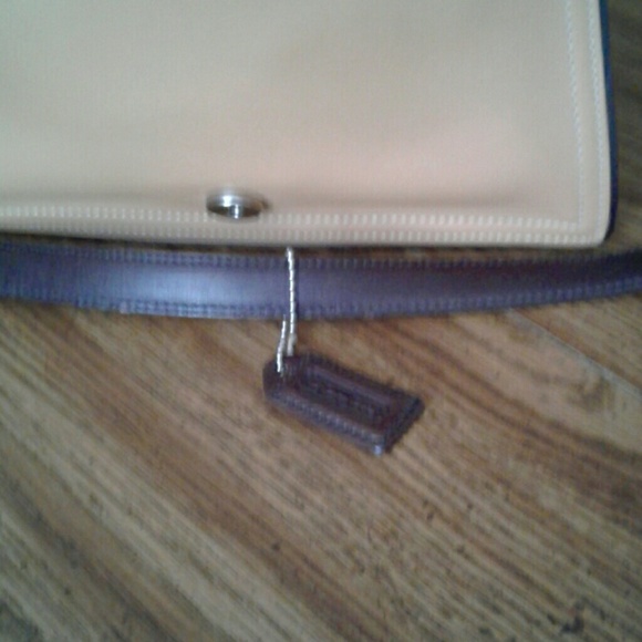 Coach Caramel-colored Leather crossbody handbag - Picture 5 of 5