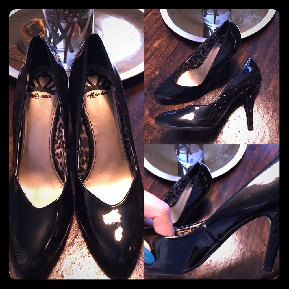 SOLD!!!! Fergalicious kitten heels