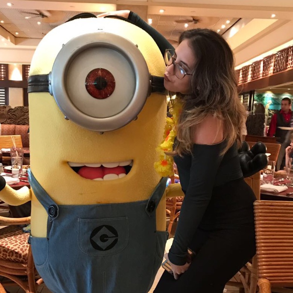 Meet your Posher, Valeria