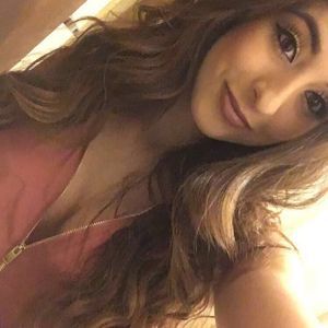 Meet your Posher, Mariela
