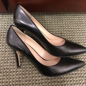 Nine West classic point toe pump