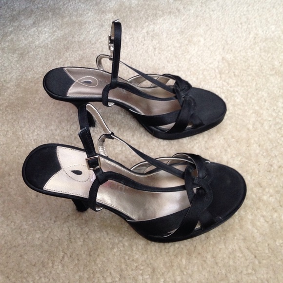 Mudd satin dress sandals size 7.5 - Picture 3 of 5