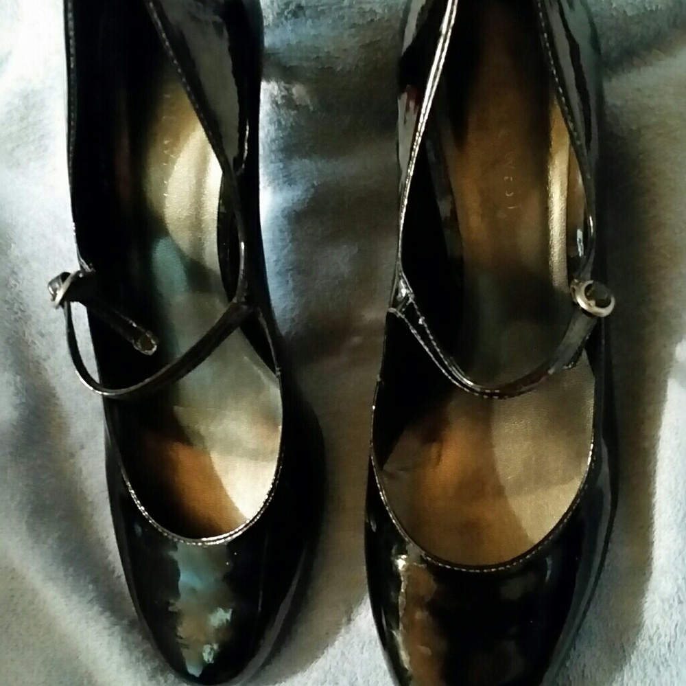 Black Nine West Mary Jane heels