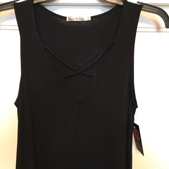 ***LAST ONE (L)***Criss Cross S/L Top - Picture 3 of 3