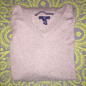 Lightweight GAP V-Neck Sweater. XL