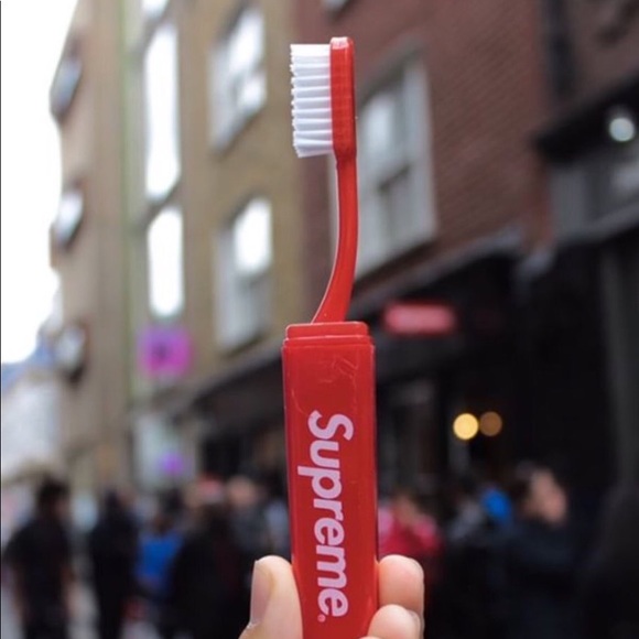 🔴🔴SOLD🔴🔴Supreme tooth brush - Picture 2 of 3